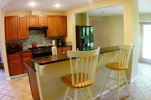 King Suite - Lefty's Country Hideaway