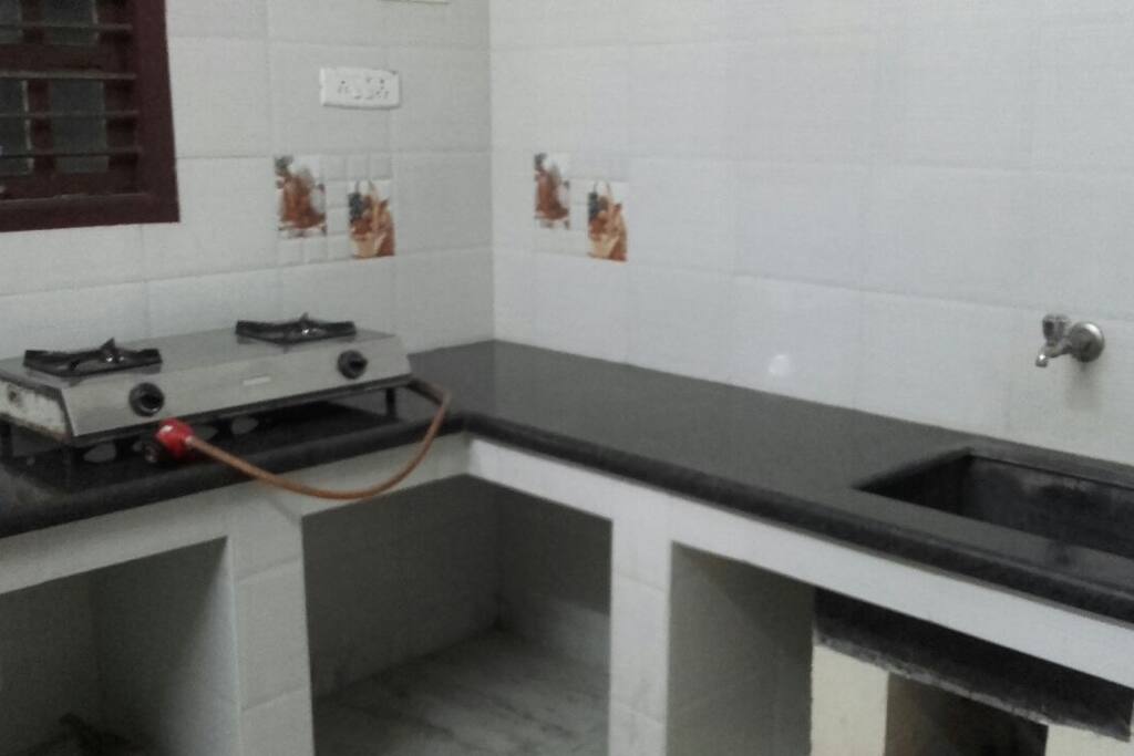 Look Alike 2 kitchens GF + FF with Gas connections
