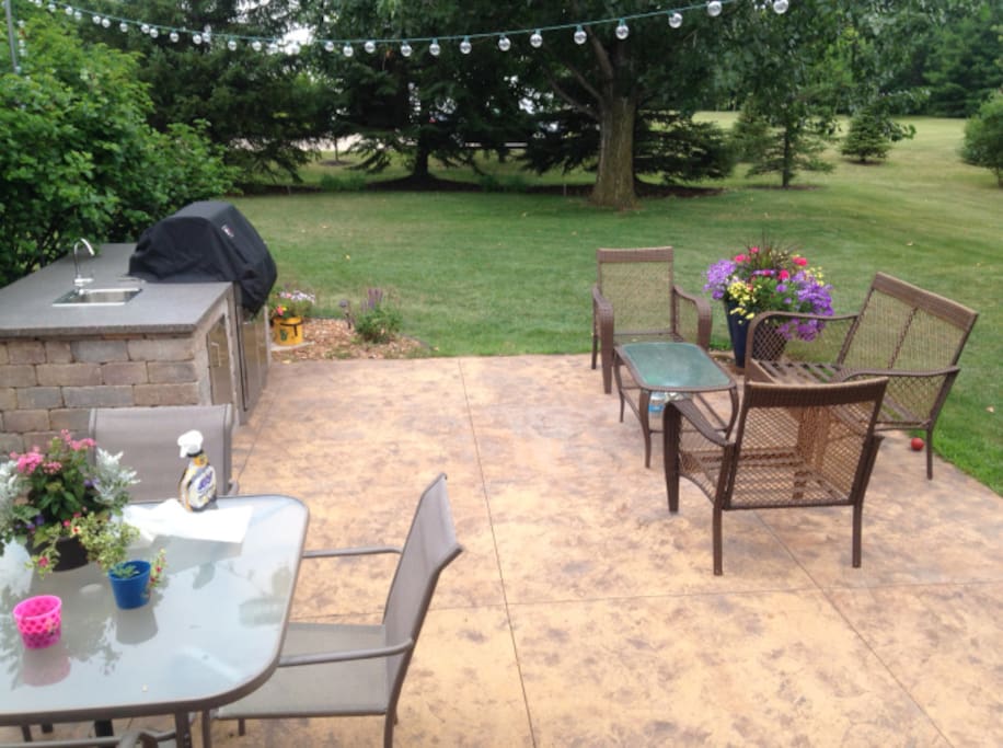 Outdoor Kitchen