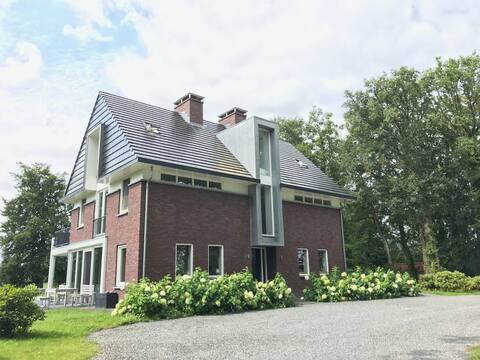 12-person Villa in Nature Reserve