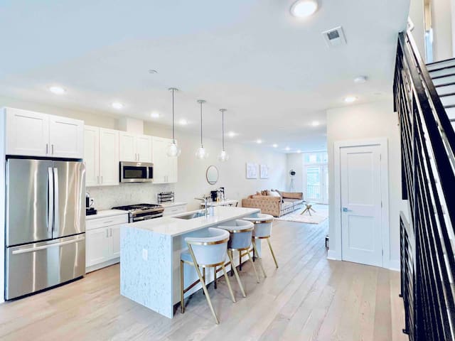 Luxurious 3BR @ H St Corridor Free Cancellation gallery image 4