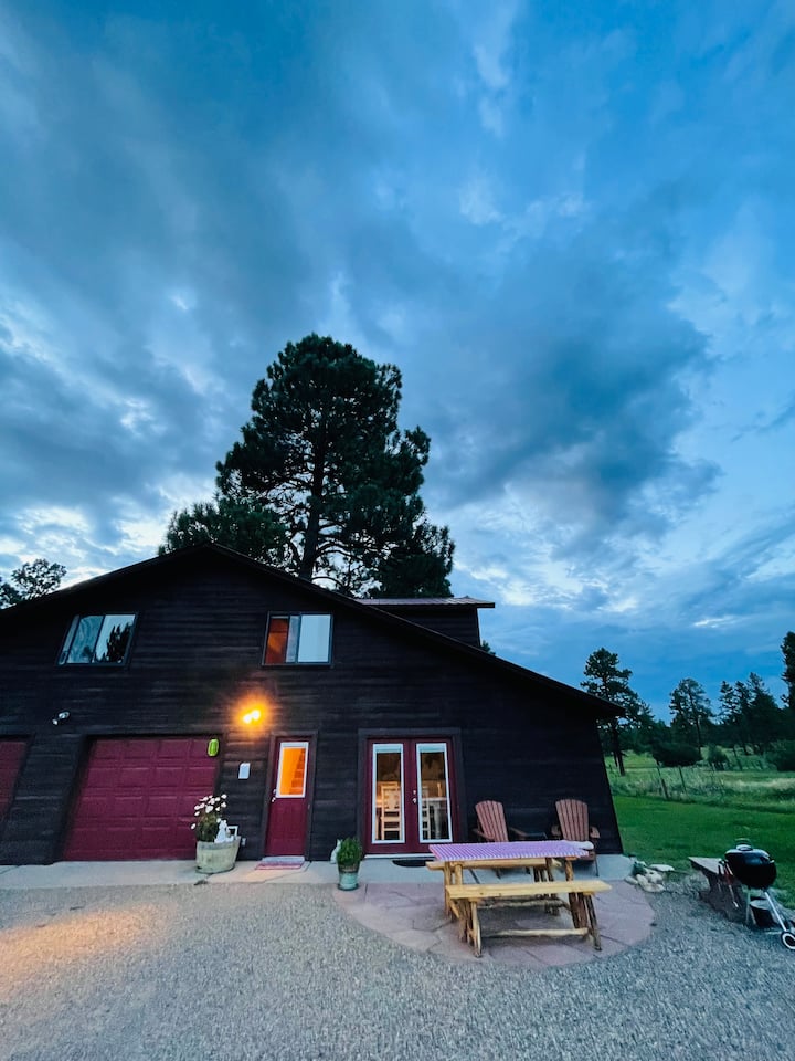 Mountain Farm Guesthouse, 20 min to Mesa Verde Farm stays for Rent in