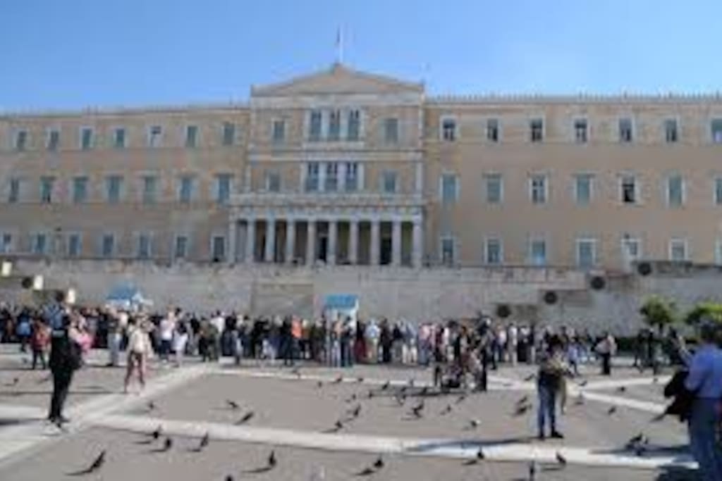 Greek Parliament, one of the most popular sights of Athens, just 200m away from the apartment.