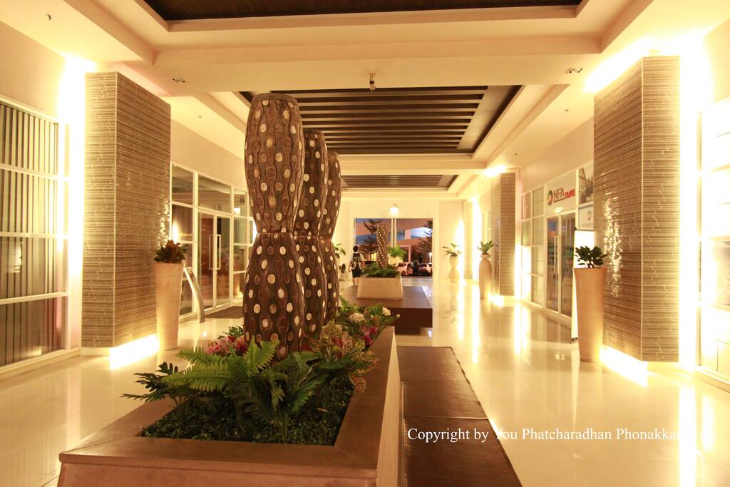 Luxury Condo at The Four wings residence