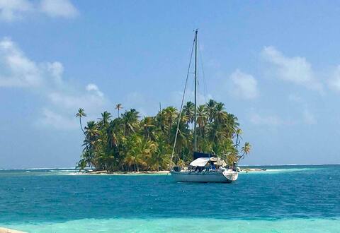 Private boat for 2 people in all inclusive