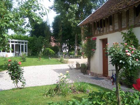 Charming house near lake, spacious garden