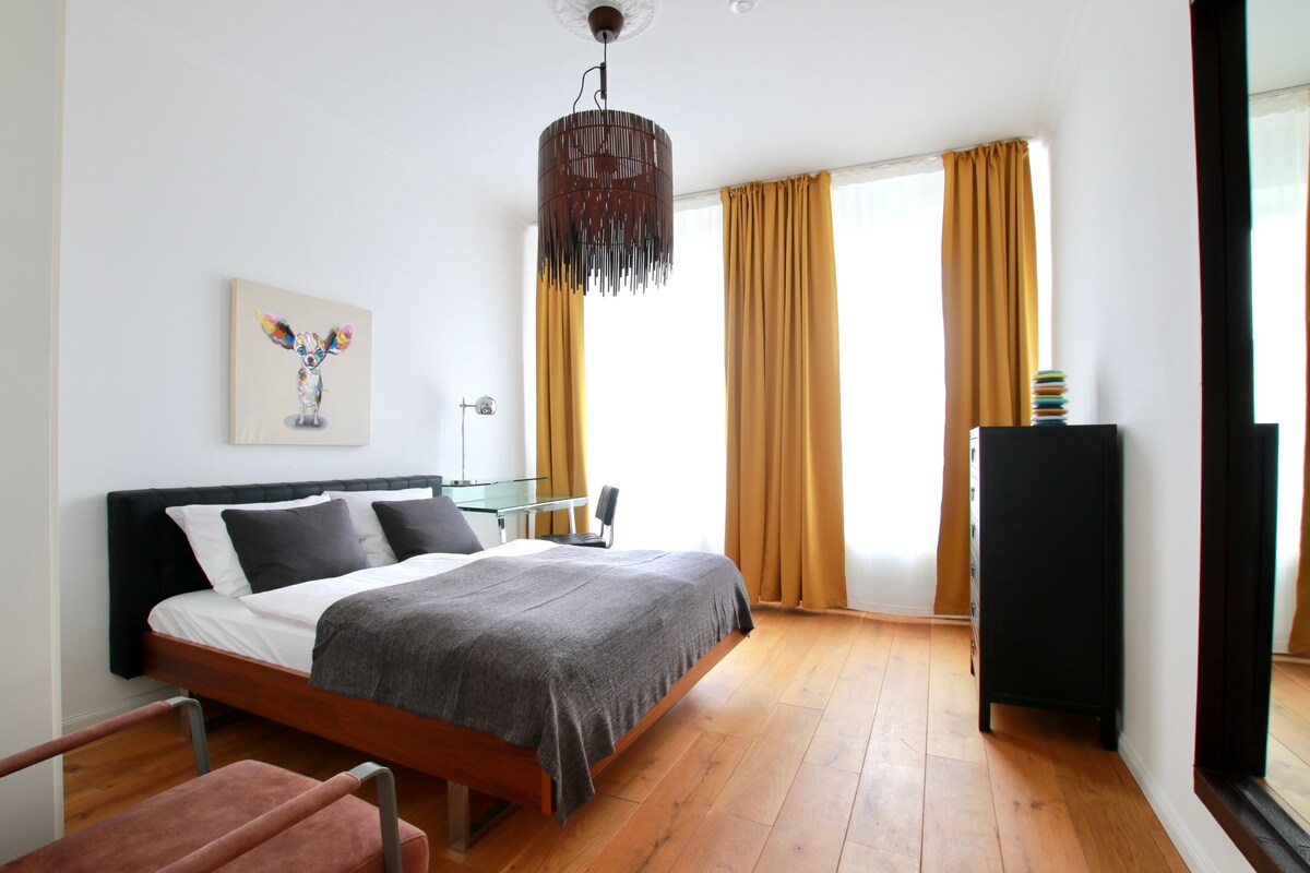 Top Airbnb: Elegantly refurbished flat near Bf Deutz in Deutz