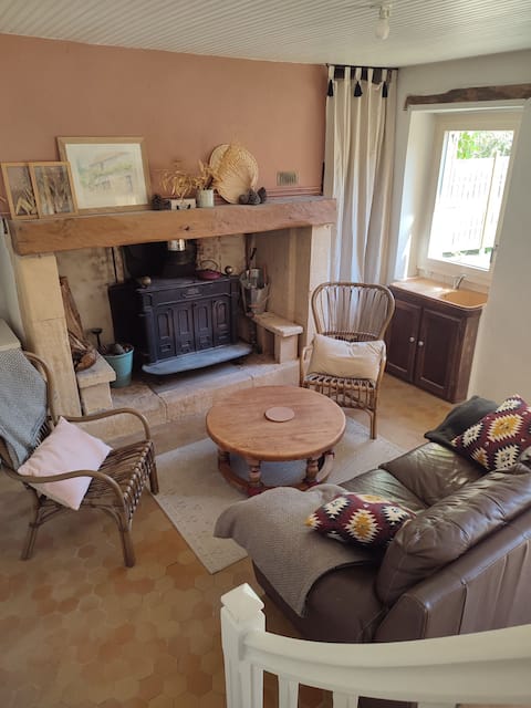 Charming Périgourdine Lascaux house