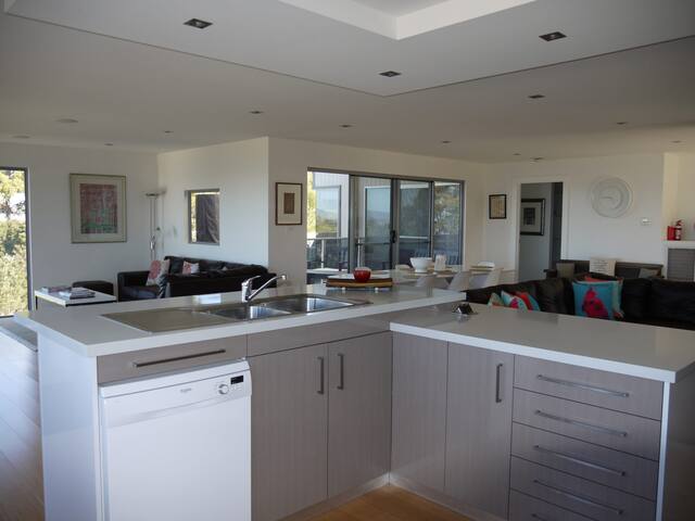 Spectacular Holiday Living gallery image 3