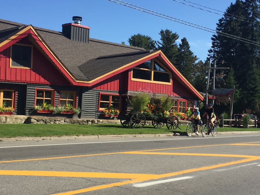 Le petit Poucet , un restaurant populaire à Val-Morin