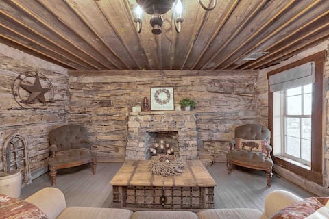 Popular Airbnb listing: Cozy 1800’s Hill Country Casita in Lakeway