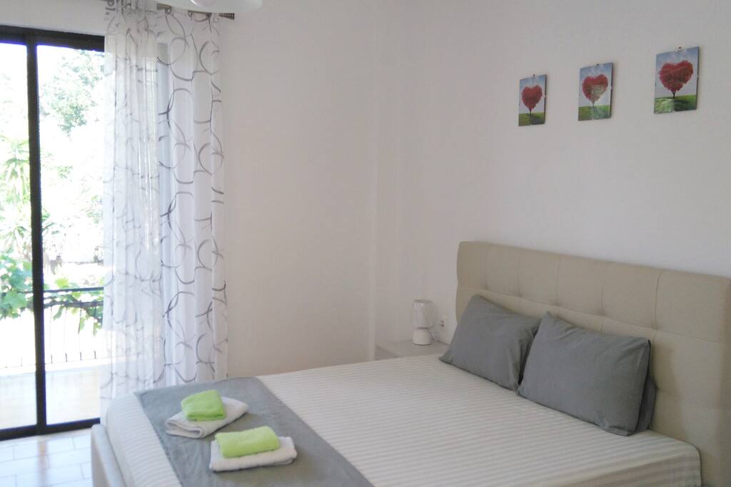 Double bed , King Size