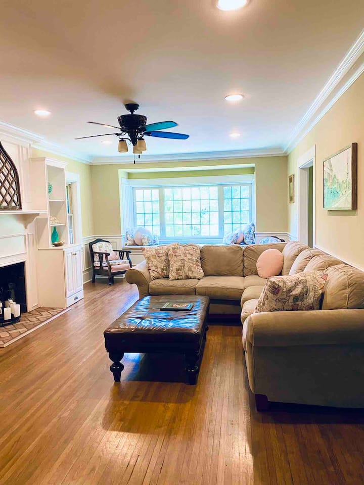 7th Avenue Manor - Laurel, MS