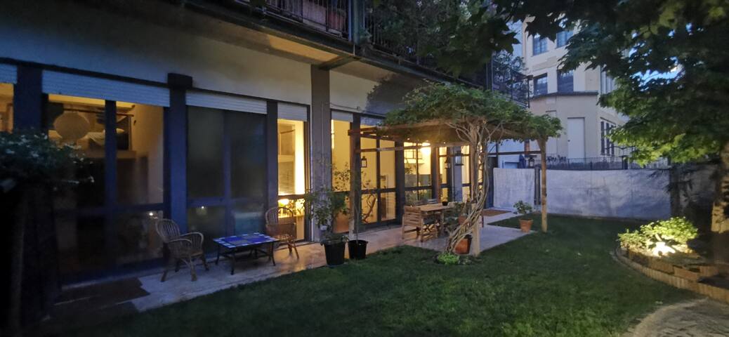 Luxury Summer House Garden&Spa for 8 (3bathrooms) gallery image 4