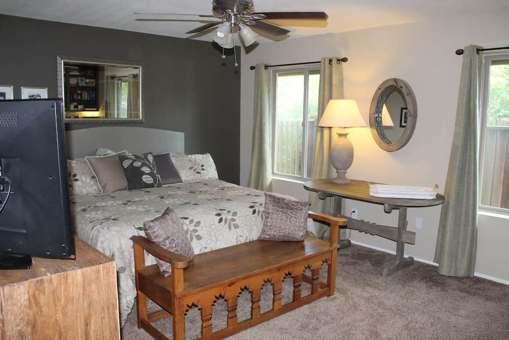 Master bedroom with great closet space, cable TV, and Calf.King
