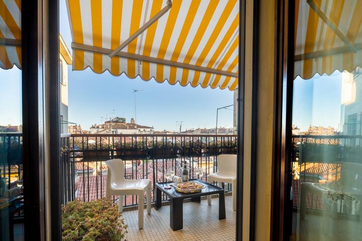 LHost in Venice – The Big Dream gallery image 5