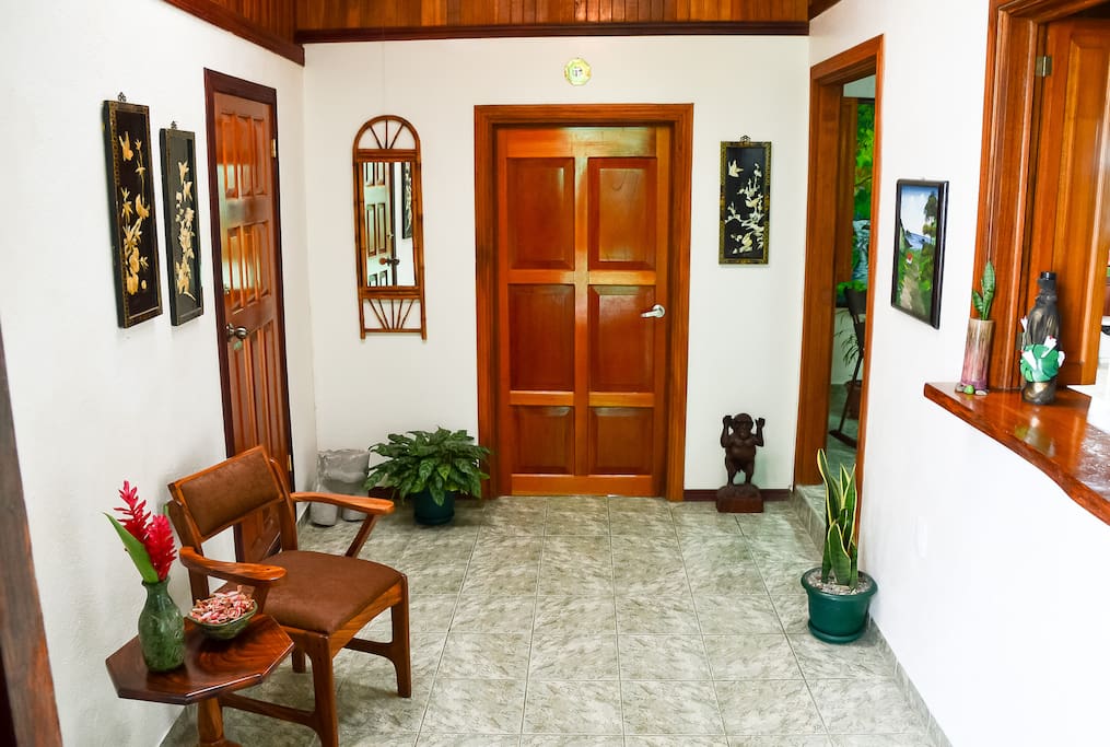 Foyer.