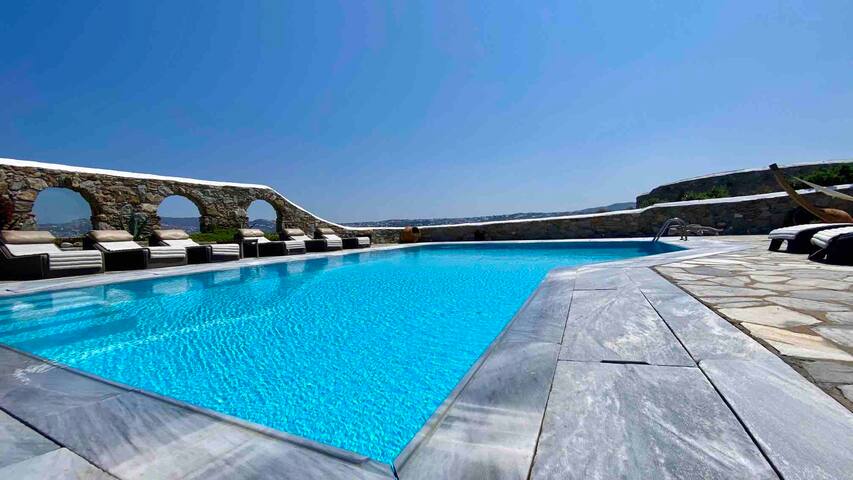 Stay Waterfront – Stunning 6-Bedroom Villa Annita gallery image 3