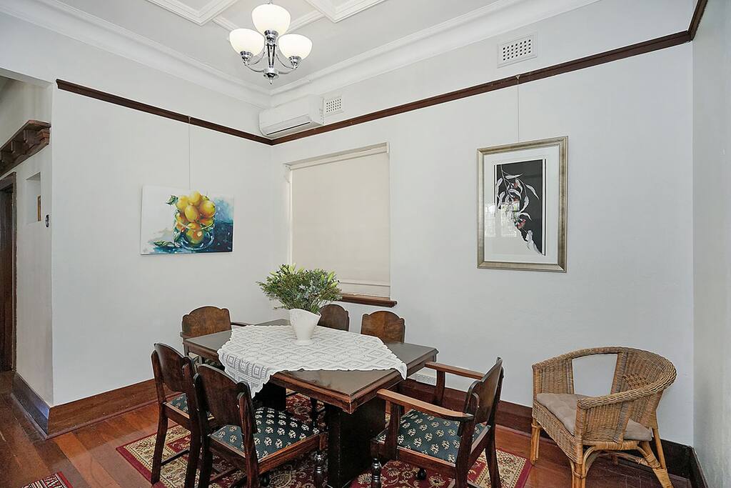 Dining area easily seats 6+