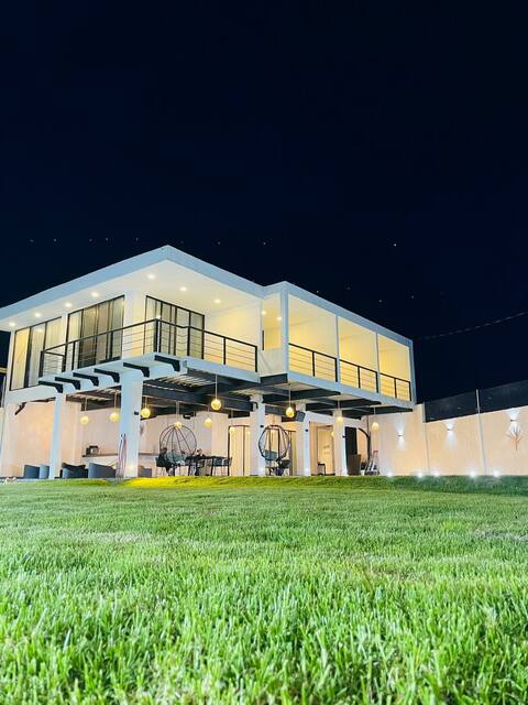 Big house for 20+ guests in Tlayacapan