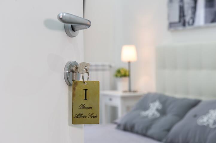 Grande e luminoso appartamento con terrazza. gallery image 4