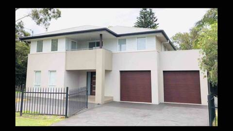 Large home, walk to restaurants, pub, club, water.