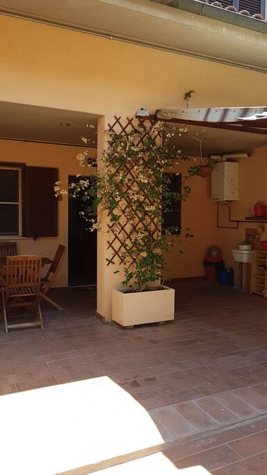 Ingresso appartamento e veranda attrezzata