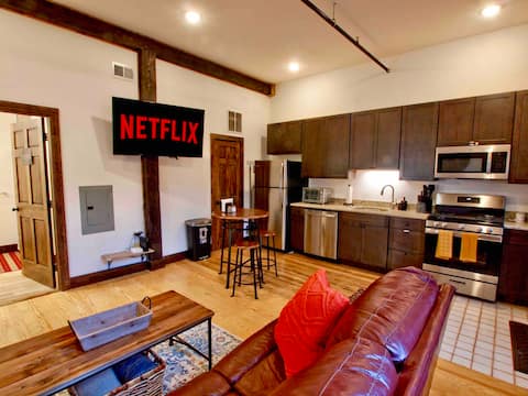 Entire Furnished Unit ~ Short Walk to Downtown