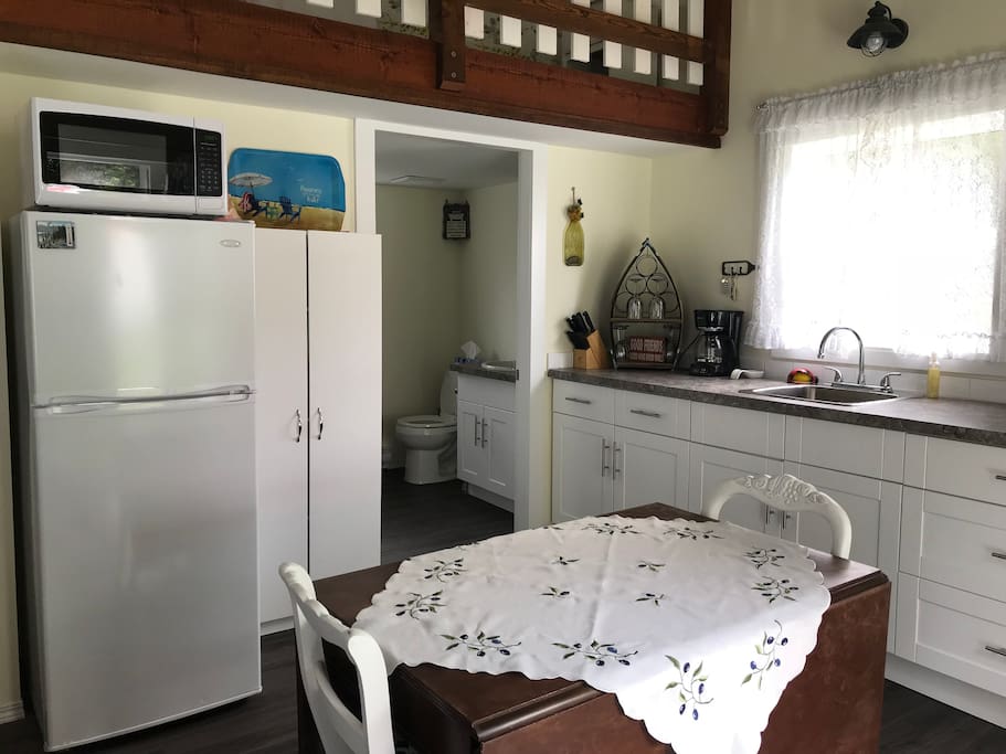 Upgraded kitchen cupboards, counter & sink.