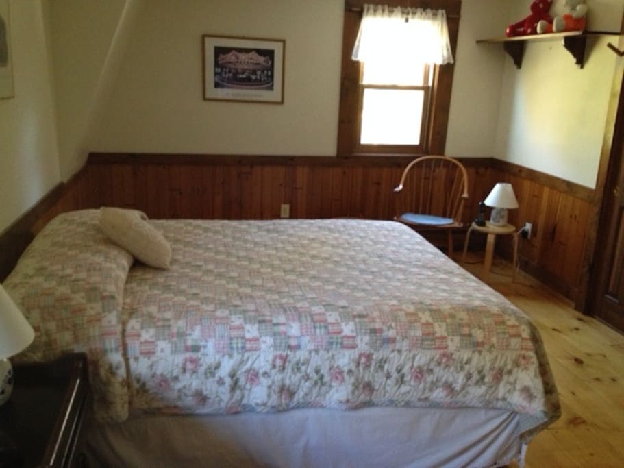 Bedroom Room (1 of 4)