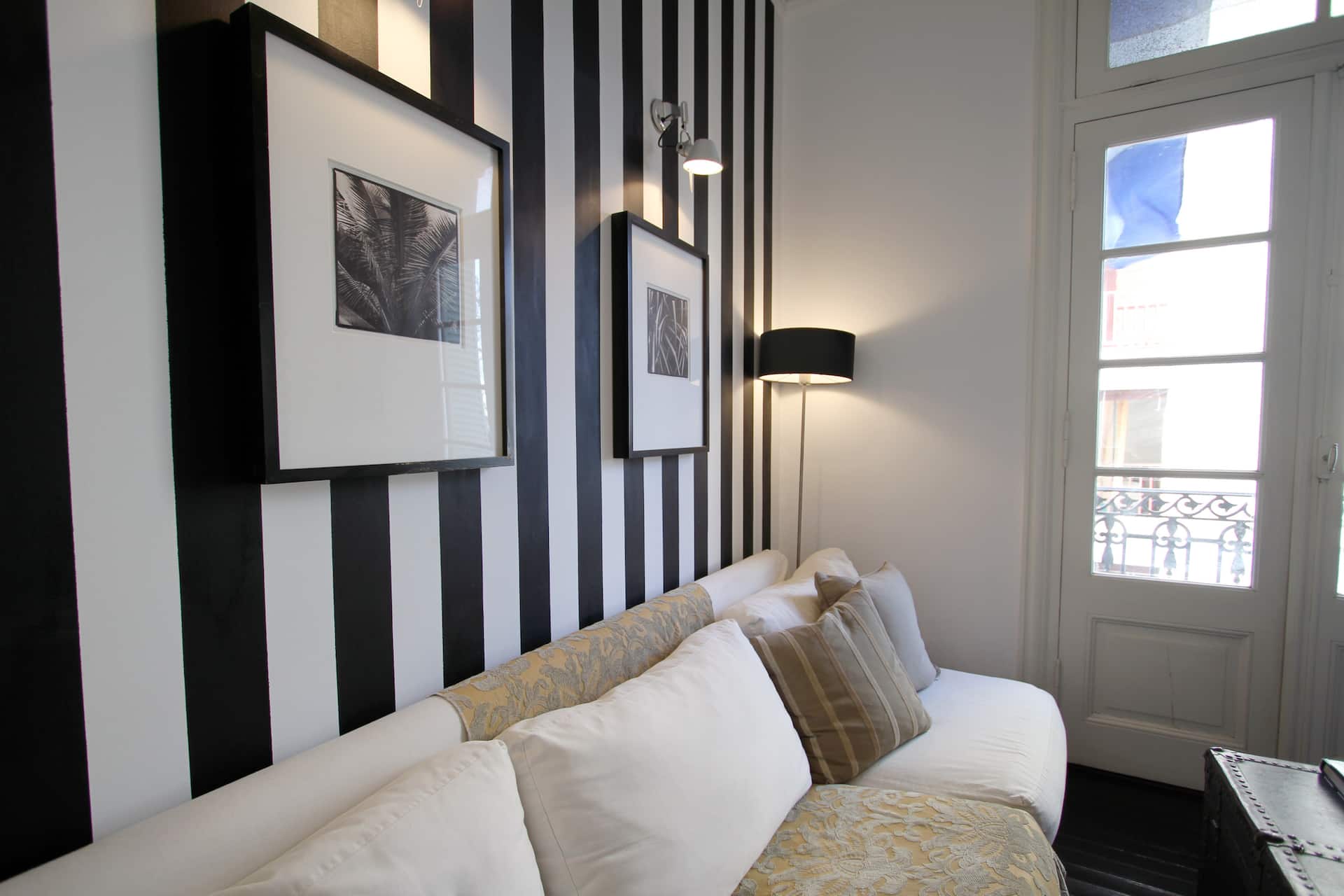 Two-bedroom apartment in Monserrat with balconies overlooking Defensa