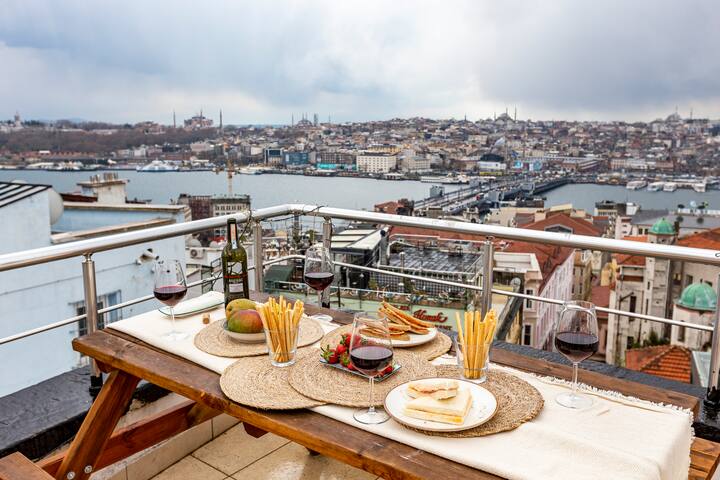 Galata Inn 360° Bosphorus Terrace 1 min to Tower gallery image 5