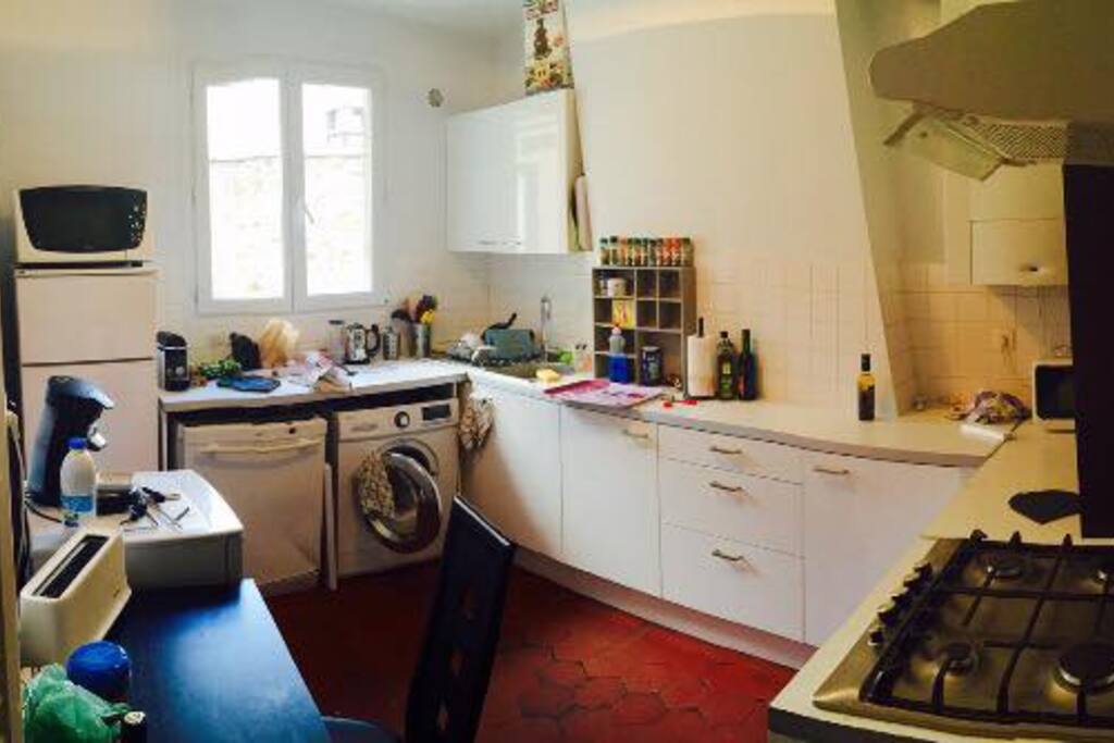 Cuisine bien aménagée et équipée
