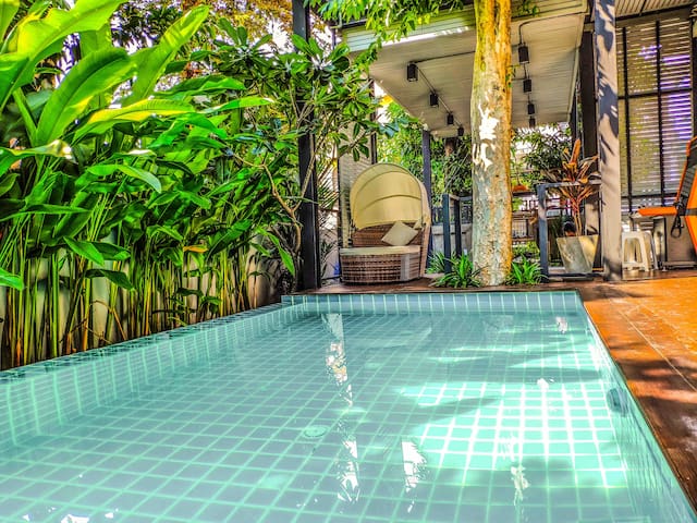 Garden and pool Villa bangkok MRT 独栋网红民宿，双层钢结构不怕地震