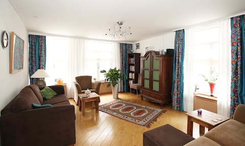 Successful Airbnb property: Quaint "Vijfhoek" (Five corners) in Oude Stad
