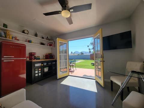 Desert Star Oasis with pool hot tub and mtn views