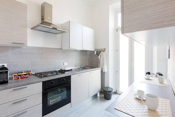 Restored Roman Penthouse near Spanish Steps gallery image 5