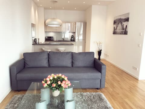 Modern, luxury & calm apartment at the Berlin Wall