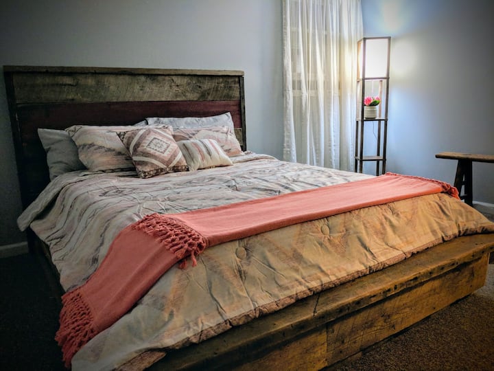 ห้องนอน #3 - ห้องนอนสไตล์ชนบท (ที่นอนเมมโมรี่โฟมขนาดควีนไซส์)