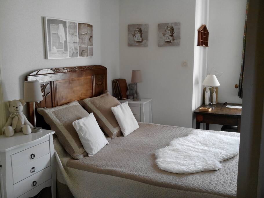 lit 2 places dans la chambre principale