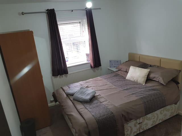 Hamid's Little BNB, Blackburn, Quiet Location