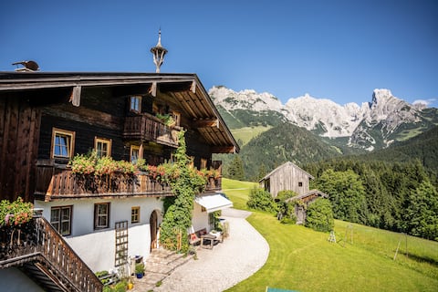 Popular Airbnb listing: Apartment at the farm in a sunny single location in Annaberg Lungötz