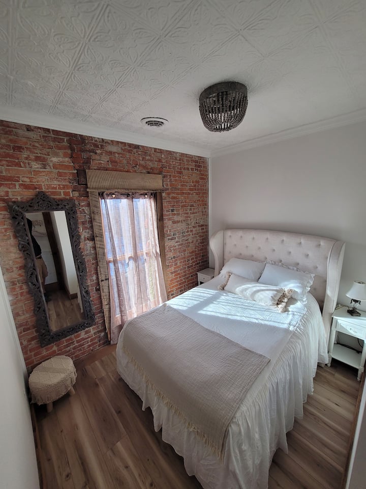 საძინებელი 1