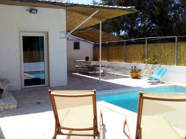 Charming house with pool and close to the sea gallery image 2