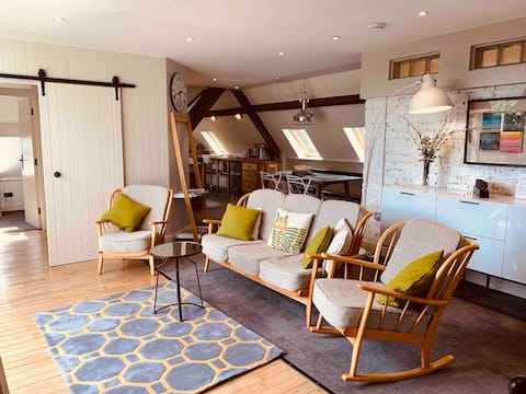 Successful Airbnb property: Luxury Penthouse, heart of Uppermill, Saddleworth in Saddleworth