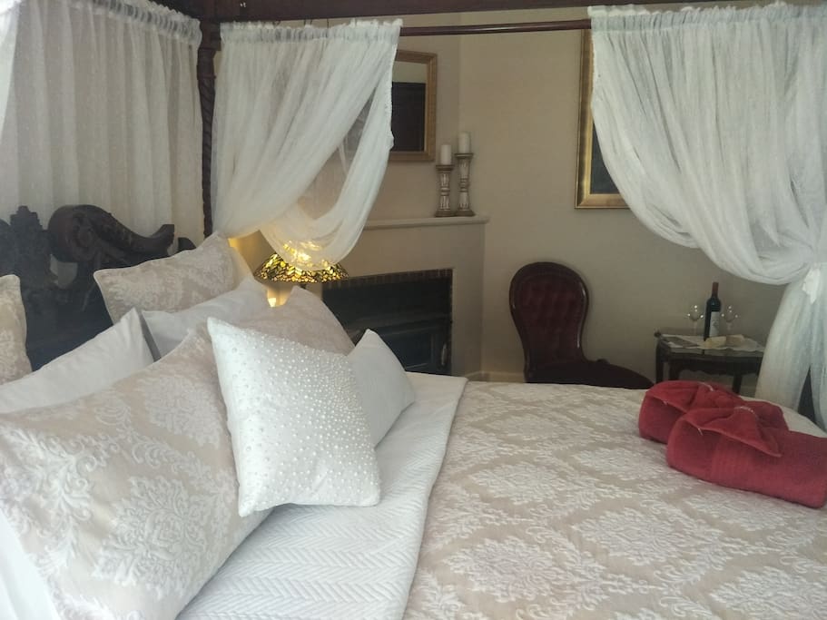 The king size bed and the large double spa in the ensuite makes for a most romantic weekend escape.