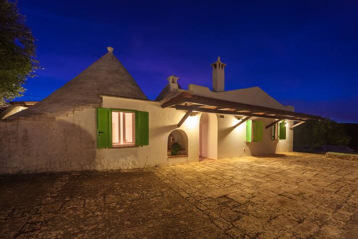 Trulli with pool in Monopoli for 5 guests gallery image 2