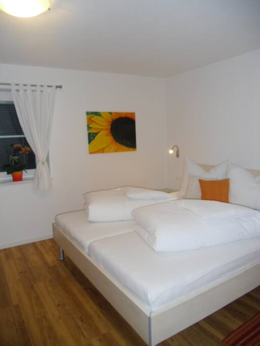 Schlafzimmer Kastanie"