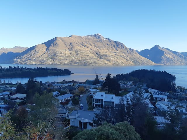 Beautiful Queenstown Room with a View