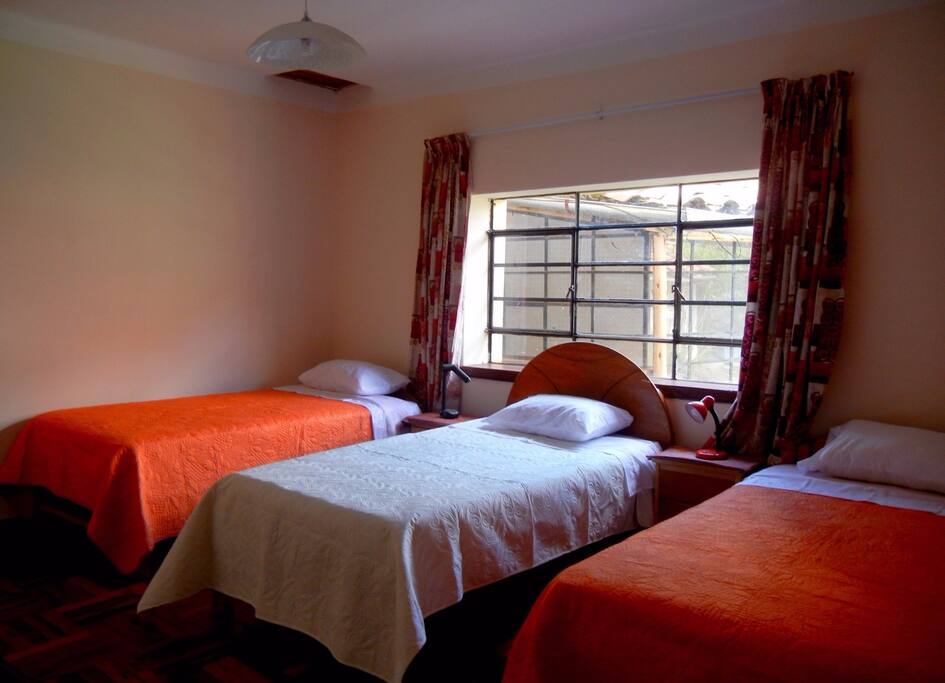 Dormitorio 1: Tres camas de 1 1/2 plaza.
